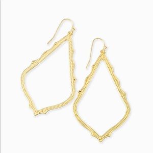 Sophee Drop Earrings In Gold